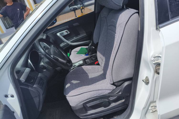 Used Bestune X80 2013 2.0L automatic comfort version Left Front Seat