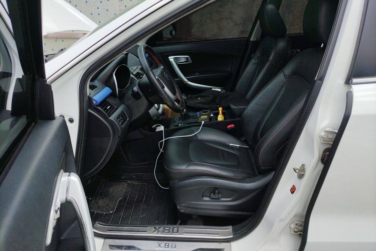 Used Bestune X80 2013 2.0L manual luxury version Left Front Seat