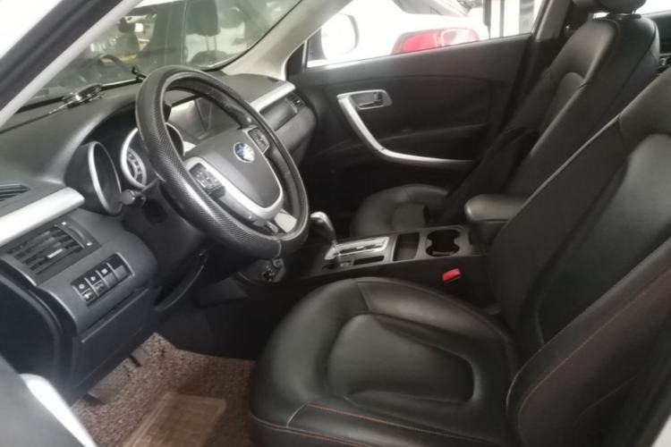 Used Bestune X80 2013 2.0L automatic luxury version Left Front Seat