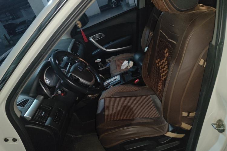 Used Bestune X80 2013 2.0L automatic comfort version Left Front Seat