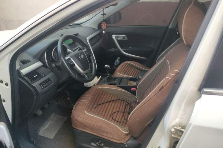 Used Bestune X80 2013 2.0L manual luxury version Left Front Seat