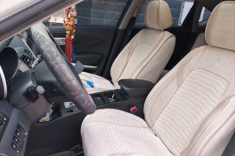 Used Bestune X80 2013 2.0L automatic comfort version Left Front Seat