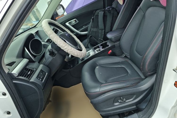 Used Bestune X80 2013 2.0L automatic luxury version Left Front Seat
