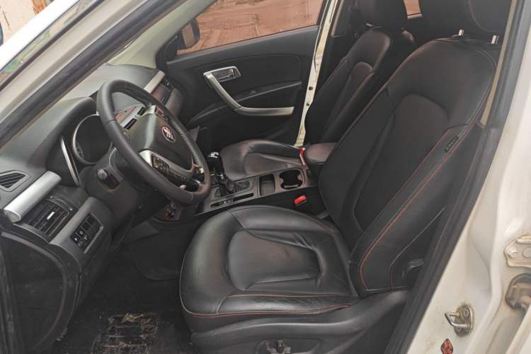 Used Bestune X80 2013 2.0L manual luxury version Left Front Seat