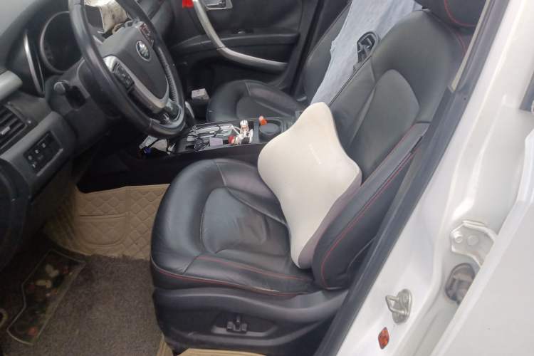 Used Bestune X80 2013 2.0L automatic luxury version Left Front Seat