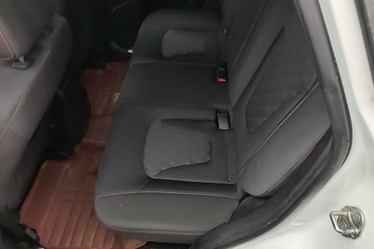 Used Bestune X80 2013 2.0L automatic comfort version Left Rear Seat