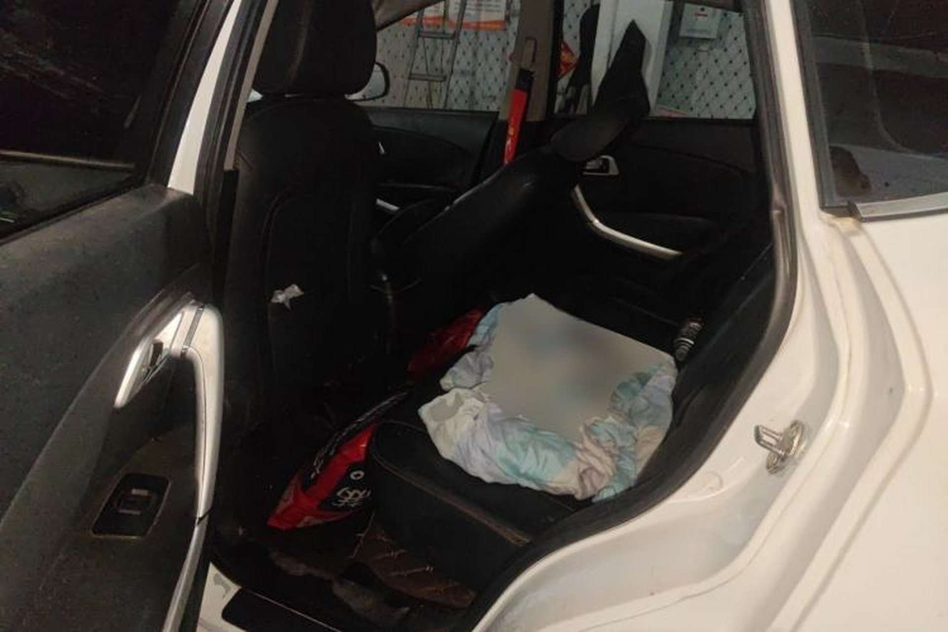 Used Bestune X80 2013 2.0L manual luxury version Left Rear Seat