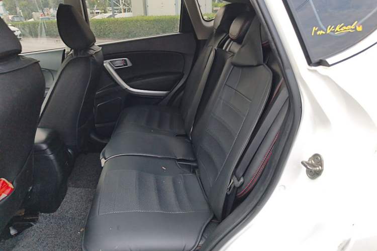 Used Bestune X80 2013 2.0L automatic comfort version Left Rear Seat