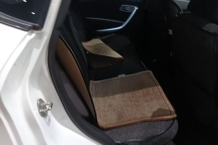 Used Bestune X80 2013 2.0L automatic comfort version Left Rear Seat