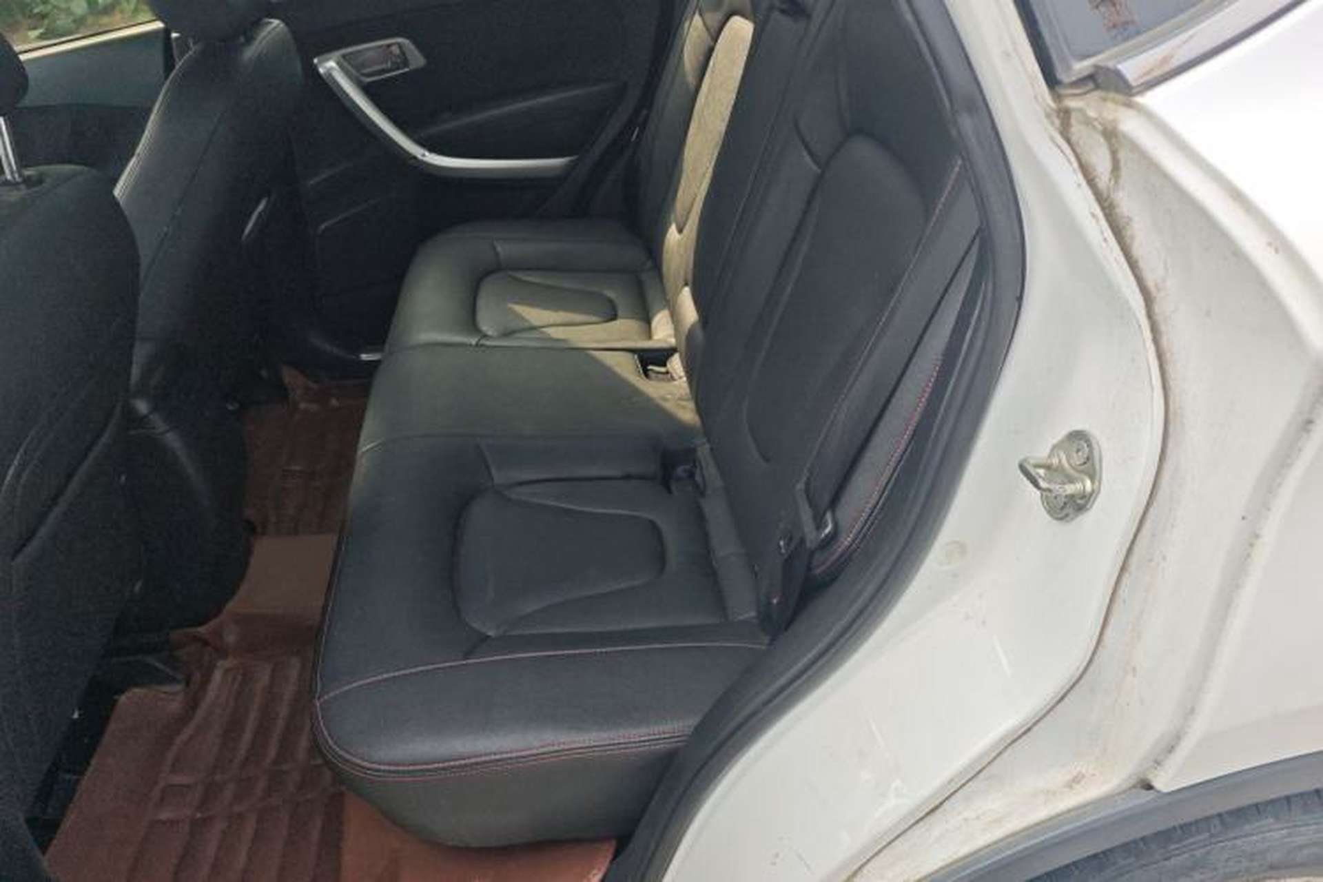 Used Bestune X80 2013 2.0L automatic comfort version Left Rear Seat