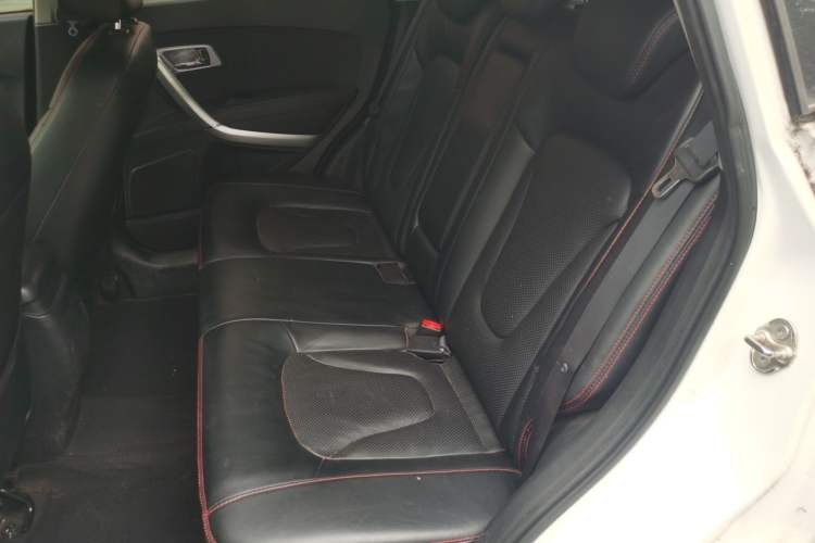 Used Bestune X80 2013 2.0L automatic comfort version Left Rear Seat