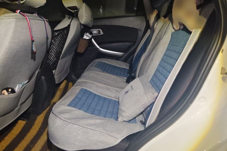 Used Bestune X80 2013 2.0L automatic comfort version Left Rear Seat