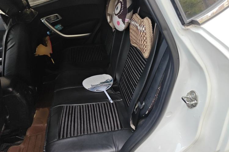 Used Bestune X80 2013 2.0L automatic comfort version Left Rear Seat