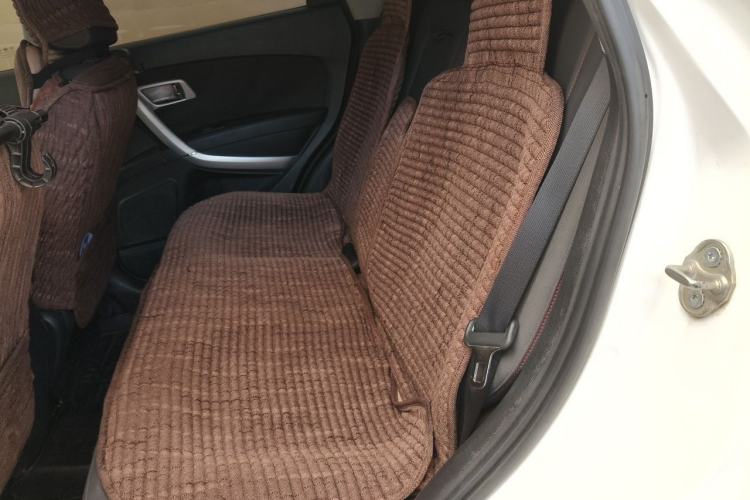 Used Bestune X80 2013 2.0L automatic comfort version Left Rear Seat