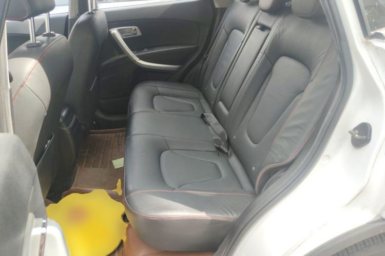 Used Bestune X80 2013 2.0L automatic luxury version Left Rear Seat