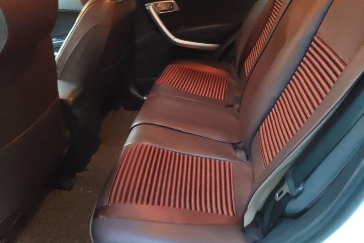 Used Bestune X80 2013 2.0L automatic comfort version Left Rear Seat