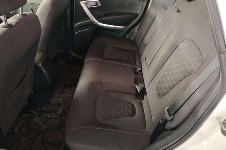 Used Bestune X80 2013 2.0L automatic comfort version Left Rear Seat
