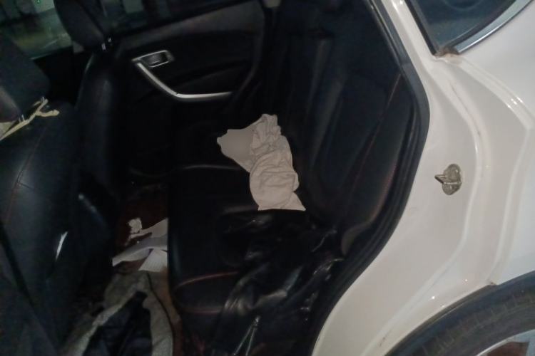 Used Bestune X80 2013 2.0L automatic luxury version Left Rear Seat