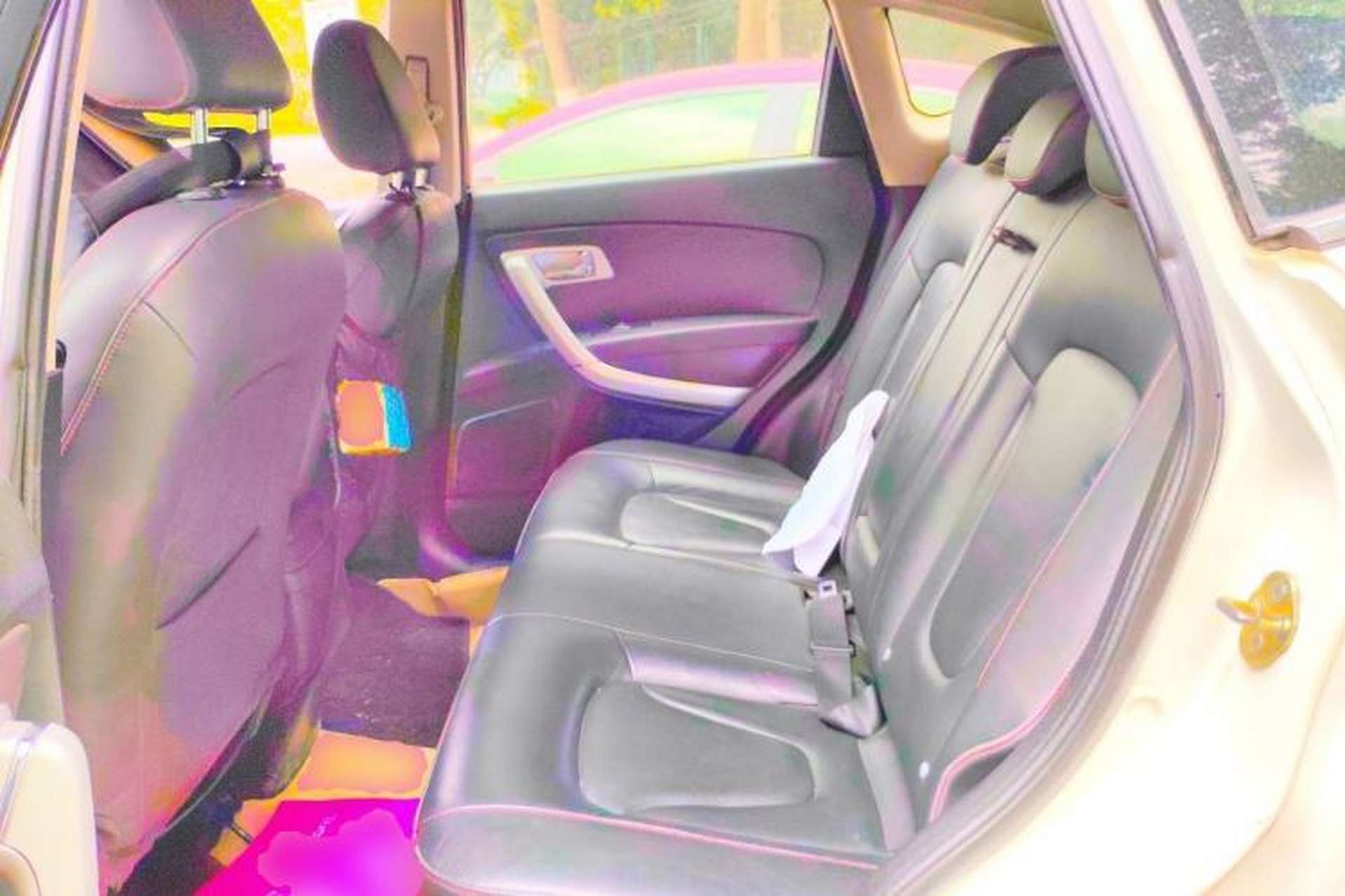 Used Bestune X80 2013 2.0L automatic luxury version Left Rear Seat