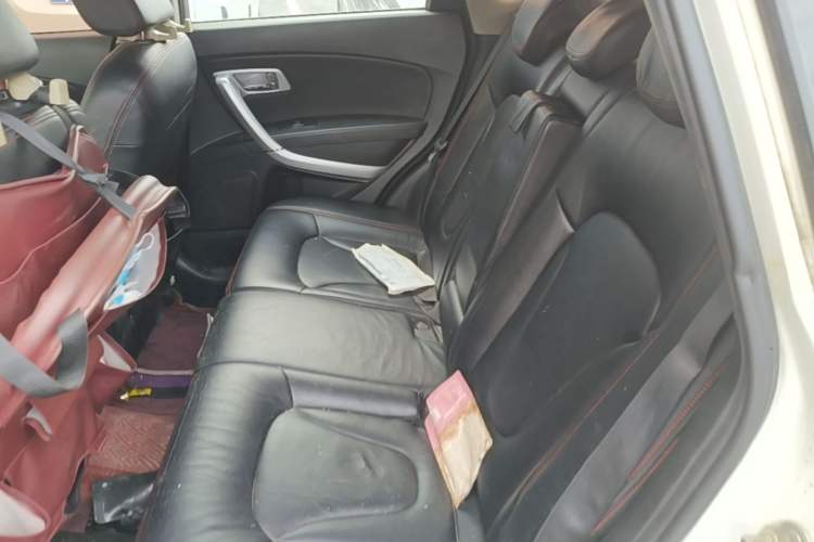 Used Bestune X80 2013 2.0L automatic comfort version Left Rear Seat