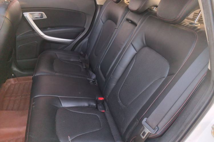 Used Bestune X80 2013 2.0L automatic comfort version Left Rear Seat