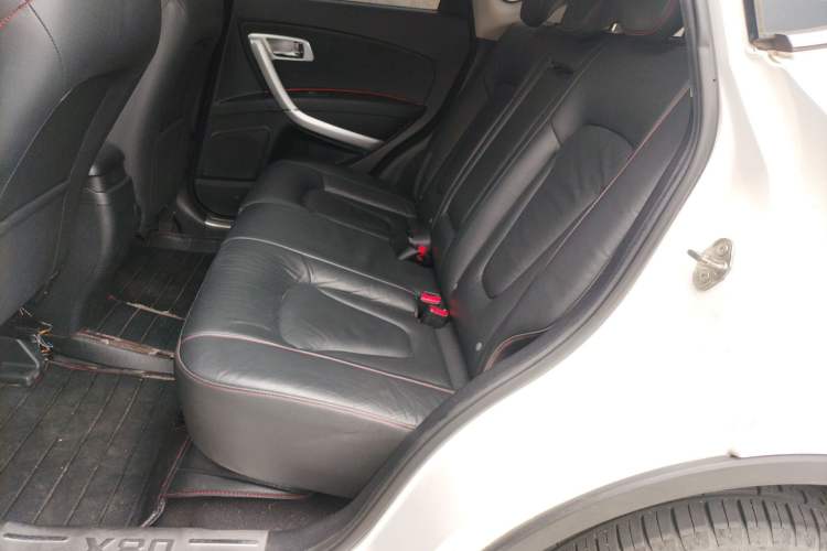 Used Bestune X80 2013 2.0L manual luxury version Left Rear Seat
