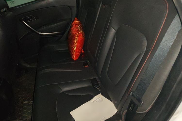Used Bestune X80 2013 2.0L automatic luxury version Left Rear Seat