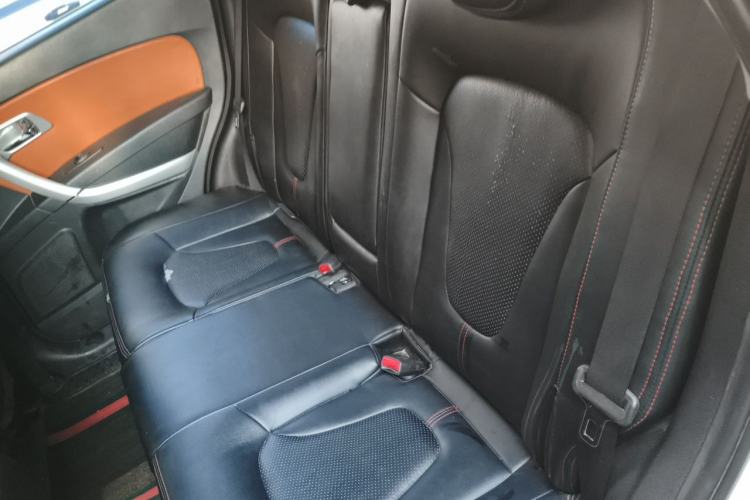 Used Bestune X80 2013 2.0L automatic comfort version Left Rear Seat