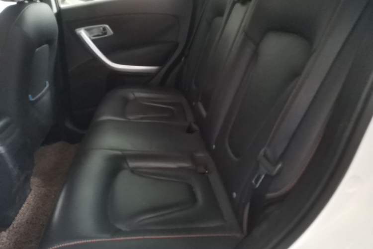 Used Bestune X80 2013 2.0L automatic luxury version Left Rear Seat