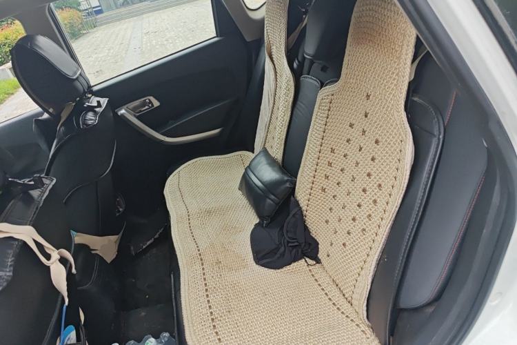 Used Bestune X80 2013 2.0L automatic comfort version Left Rear Seat