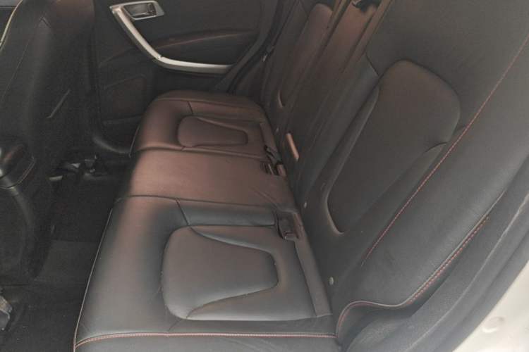 Used Bestune X80 2013 2.0L manual luxury version Left Rear Seat