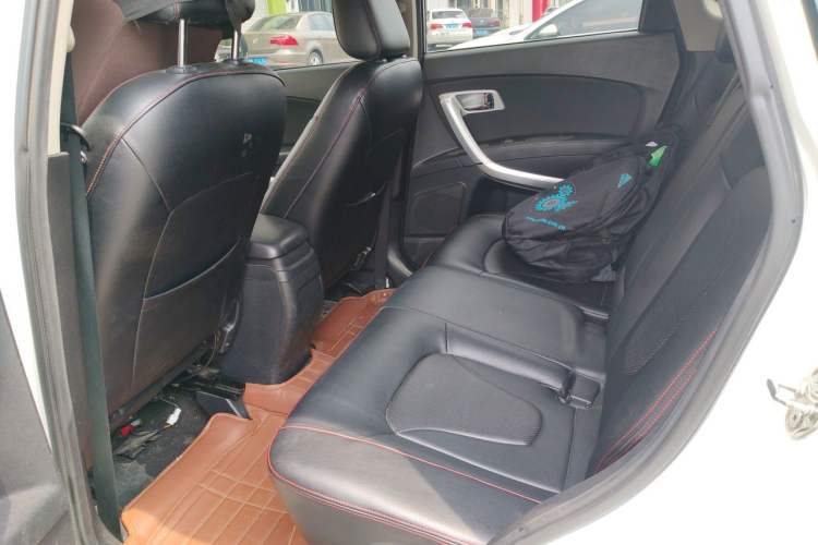 Used Bestune X80 2013 2.0L automatic comfort version Left Rear Seat
