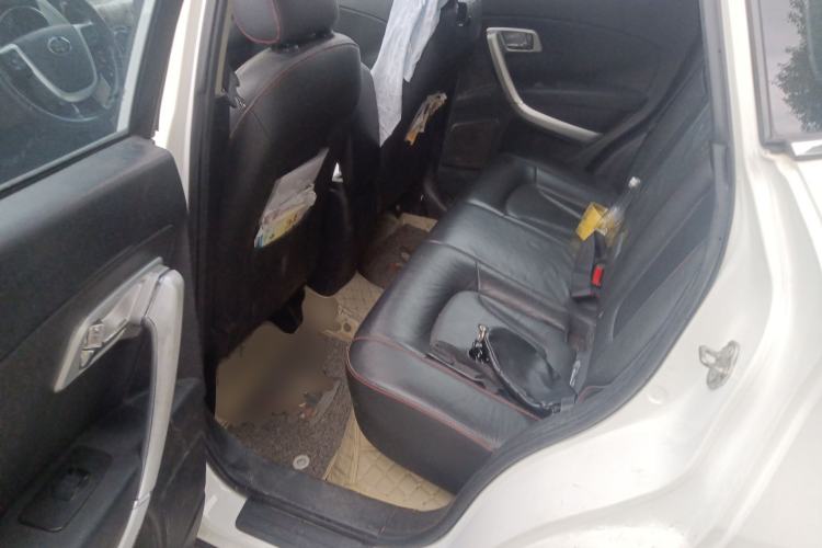 Used Bestune X80 2013 2.0L automatic luxury version Left Rear Seat