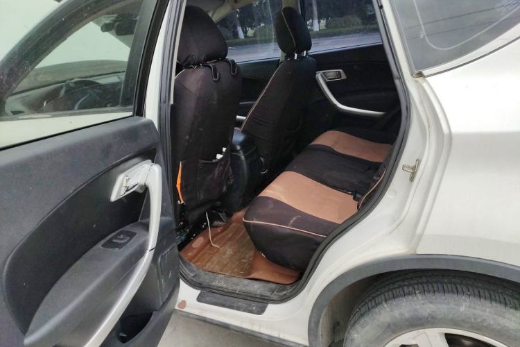 Used Bestune X80 2013 2.0L automatic comfort version Left Rear Seat