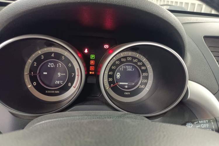 Used Bestune X80 2013 2.0L automatic luxury version Odometer Close Up