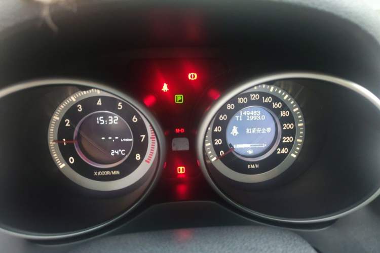 Used Bestune X80 2013 2.0L automatic comfort version Odometer Close Up