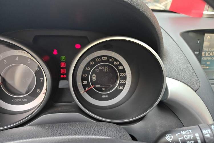Used Bestune X80 2013 2.0L automatic comfort version Odometer Close Up