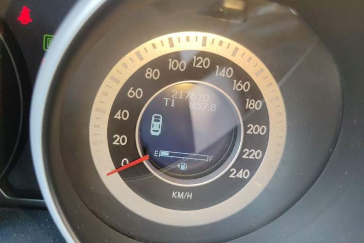 Used Bestune X80 2013 2.0L automatic comfort version Odometer Close Up