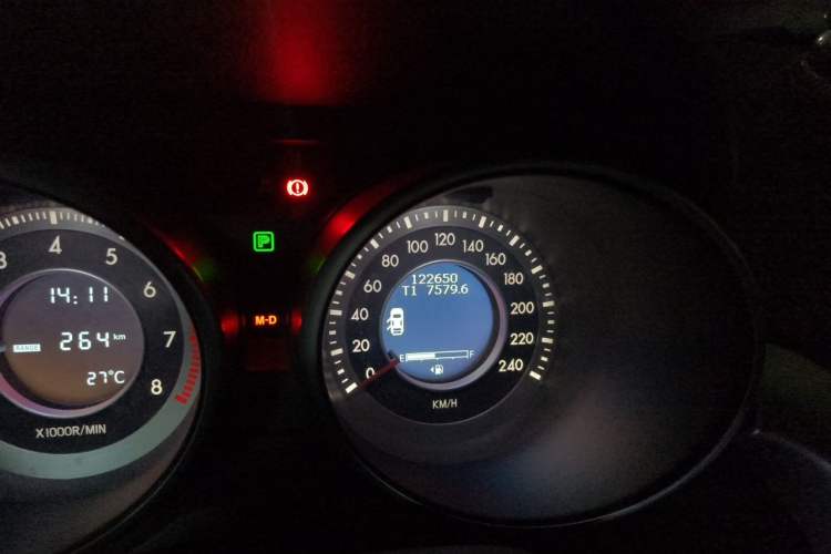 Used Bestune X80 2013 2.0L automatic luxury version Odometer Close Up