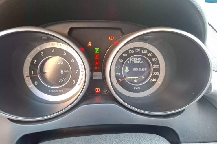 Used Bestune X80 2013 2.0L automatic comfort version Odometer Close Up