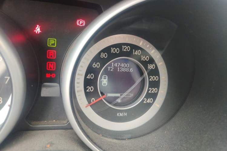 Used Bestune X80 2013 2.0L automatic luxury version Odometer Close Up