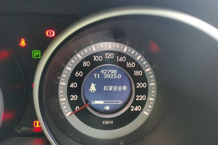 Used Bestune X80 2013 2.0L automatic comfort version Odometer Close Up