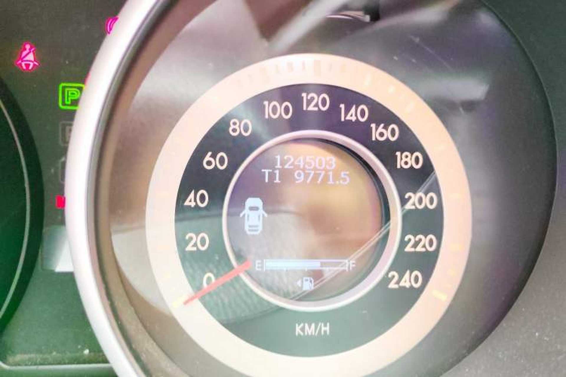Used Bestune X80 2013 2.0L automatic luxury version Odometer Close Up