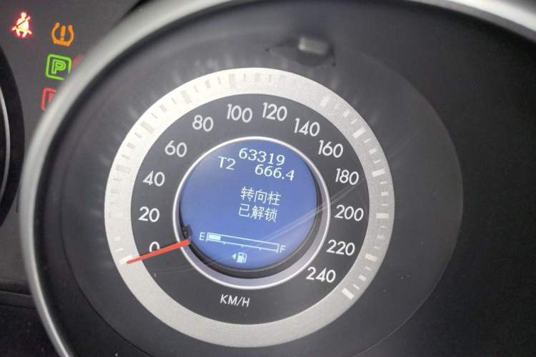 Used Bestune X80 2013 2.3L automatic flagship version Odometer Close Up