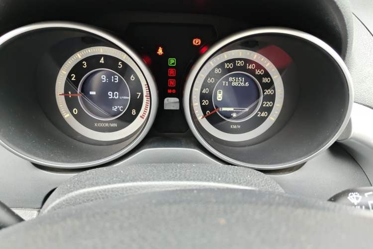 Used Bestune X80 2013 2.0L automatic luxury version Odometer Close Up