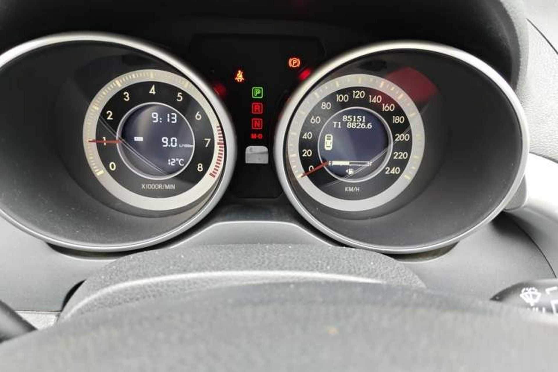 Used Bestune X80 2013 2.0L automatic luxury version Odometer Close Up