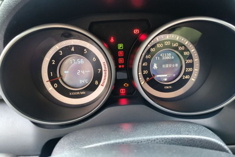 Used Bestune X80 2013 2.0L automatic comfort version Odometer Close Up