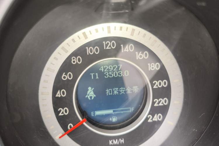 Used Bestune X80 2013 2.0L automatic comfort version Odometer Close Up