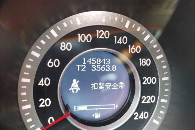 Used Bestune X80 2013 2.0L manual luxury version Odometer Close Up