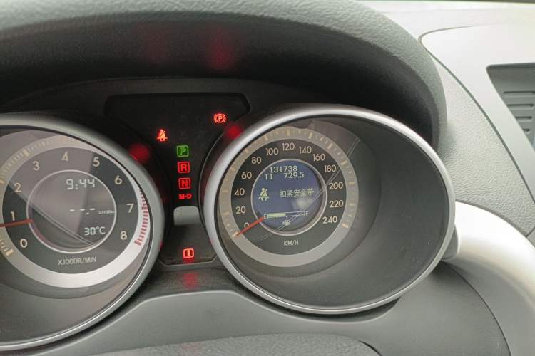 Used Bestune X80 2013 2.0L automatic luxury version Odometer Close Up